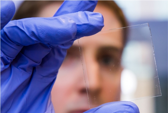 Janela inteligente gera sua própria energia