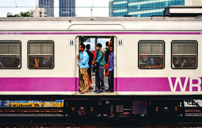 Na Índia serão instalados painéis solares no telhado de 250 trens