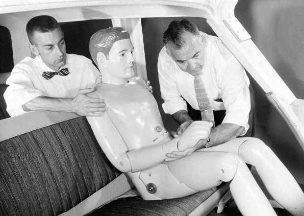 Dummies são usados nos testes de impacto da Ford há mais de 70 anos