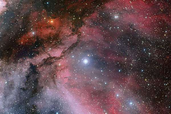 Observatório no Chile fotografa estrela que está se desfazendo