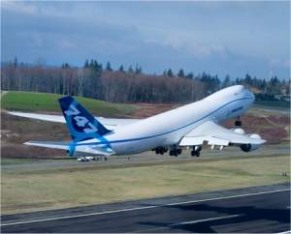 Desafio de pouso e decolagem com um Boeing 747 na cidade de Ribeirão P