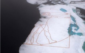 Artista reproduz obra de Da Vinci no gelo