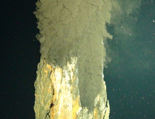 Grupo encontra vulcões subaquáticos mais profundos já vistos