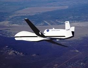 Avião robótico faz primeiro voo a serviço da ciência