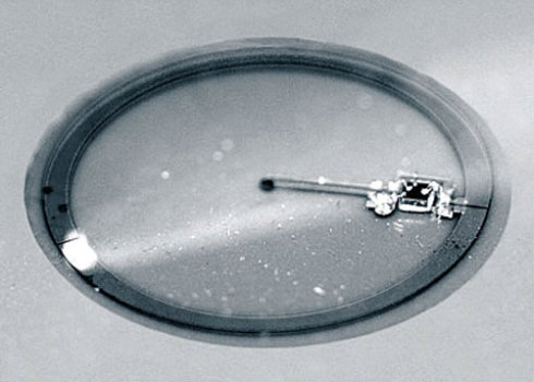 Professor projeta lente que exibe realidade virtual