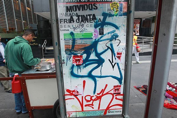 Av. Paulista sofre com falta de manutenção