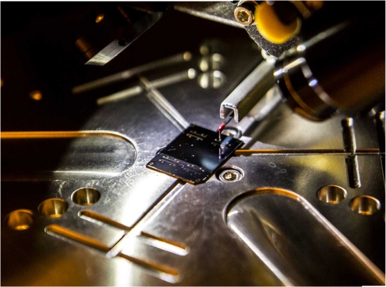 Plástico que conduz calor promete carros e eletrônicos mais leves