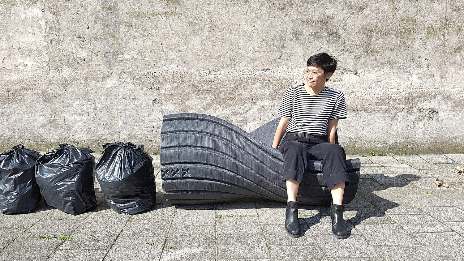 Holandeses usam impressora 3D para criar bancos com lixo plástico