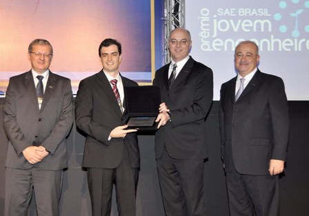 Fabio Nonato de Paula leva ‘Destaque do Ano’ do 2º Prêmio SAE BRASIL Jovem Engenheiro
