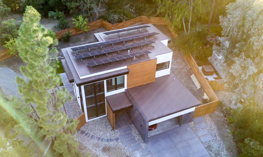 Cientista do clima constrói casa que gera toda energia que precisa