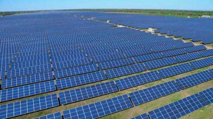 Nova técnica na produção de equipamentos de energia solar reduz os custos em 60% e aumenta a eficiência em 24%