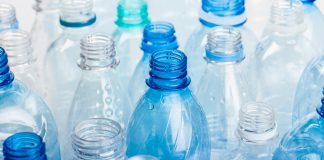 O meio ambiente agradece! Estudantes criam concreto mais resistente a partir de garrafas plásticas