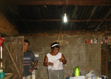 Gerador social leva energia elétrica para a Baía de Castelhanos, em Ilhabela