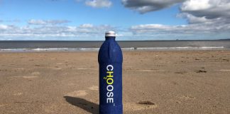 Garrafa de água sem plástico se decompõe em semanas