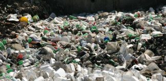 Cientistas descobriram que o plástico não polui só o solo ou a água, mas também o ar