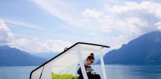 Esta tenda pop-up transforma qualquer carro em um trailer