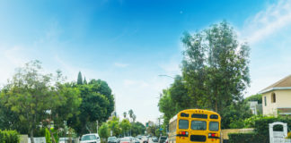 Califórnia inicia transição para ônibus totalmente elétricos até 2040