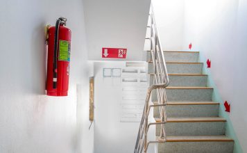 Principais erros em projetos e instalações de “pressurização de escadas” e “controle da movimentação da fumaça em edificações”