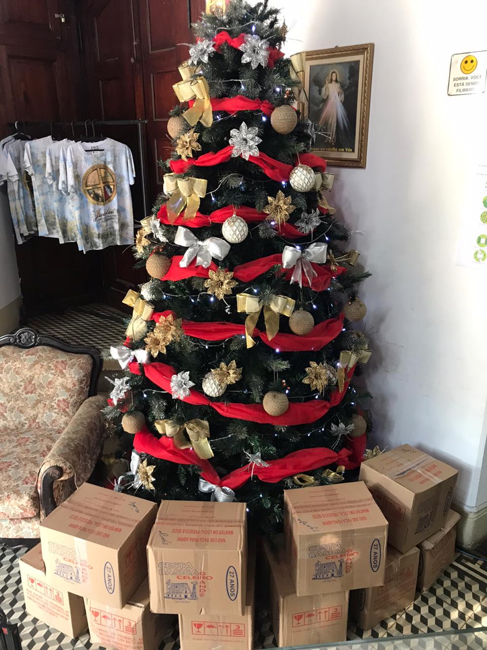 Diálogos Hidroviáveis doa cestas básicas à Paróquia em ação de Natal - Instituto de Engenharia Diálogos Hidroviáveis doa cestas básicas à Paróquia em ação de Natal - Instituto de Engenharia