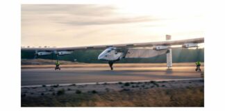 Carregado com energia solar, avião pode ficar meses voando