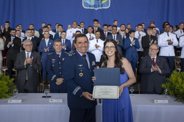 Membros do IE visitam colégio São Luiz - Instituto de Engenharia