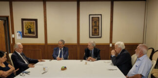 Shigeaki Ueki faz visita ao IE para reunião