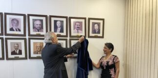 Descerramento da foto em homenagem ao ex-presidente do IE, Paulo Ferreira