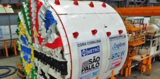 Megatatuzão da Linha 2-Verde chega a Santos, onde será desembarcado