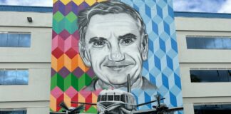 Comitiva da ACSP faz visita técnica à Embraer