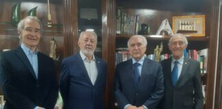 Foto legenda: Presidente do IE foi recebido por Michel Temer