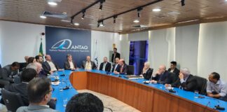 IE participa do Café Hidroviário da ADECON