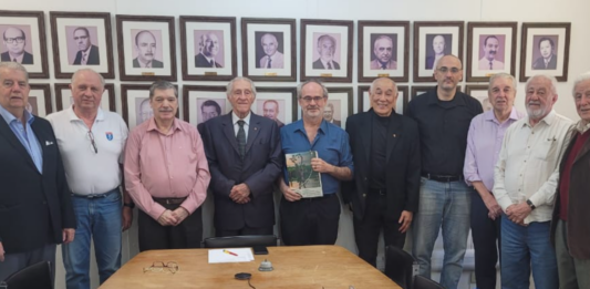 João Carlos de Souza Meirelles Filho é recebido pela diretoria do IE