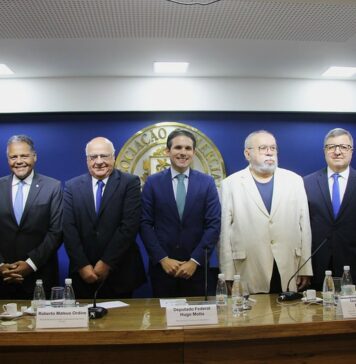 Presidente do IE prestigia palestra de Hugo Motta na ACSP