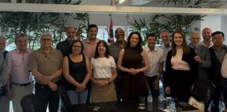 Foto legenda – Membros da UNACAP se reúnem no CREA-SP