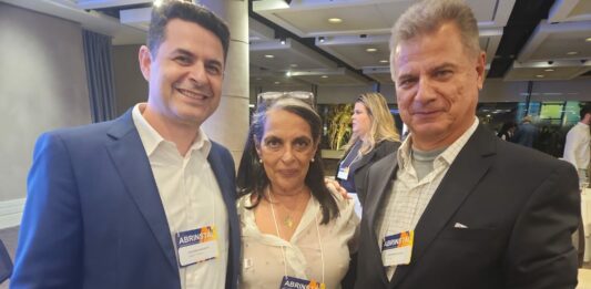 VP do IE prestigia a solenidade de 20 anos da ABRINSTAL