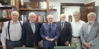 Michel Temer recebe diretoria do IE