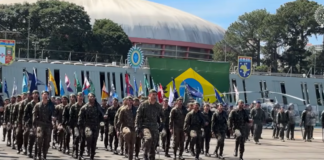 Presidente do IE participa de comemoração ao Dia do Exército