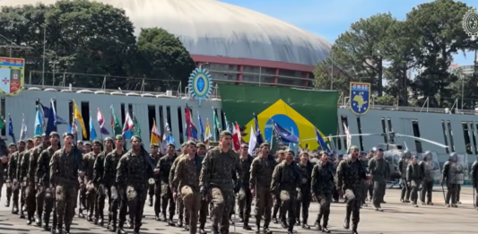 Presidente do IE participa de comemoração ao Dia do Exército