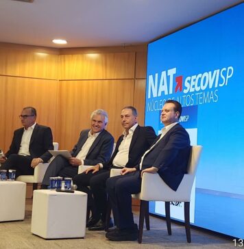 IE prestigia encontro de Kassab e Caiado no Secovi-SP