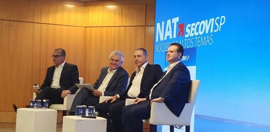 IE prestigia encontro de Kassab e Caiado no Secovi-SP