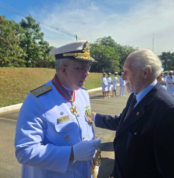 Foto legenda – Presidente do IE prestigia cerimônia no CTMSP