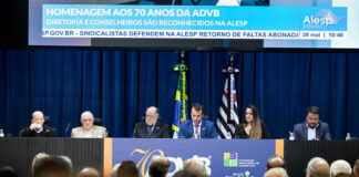 Presidente do IE celebra os 70 anos da ADVB, em cerimônia na Alesp