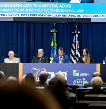 Presidente do IE celebra os 70 anos da ADVB, em cerimônia na Alesp