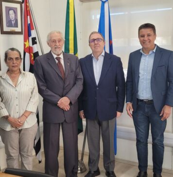 Unir e IE próximos a celebrar um convênio Internacional