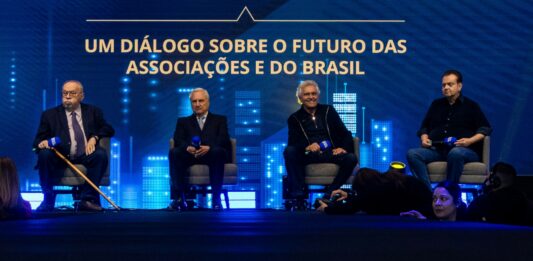 Presidente do IE e conselheiros participam de encontro com o candidato Ronaldo Caiado, na ACSP