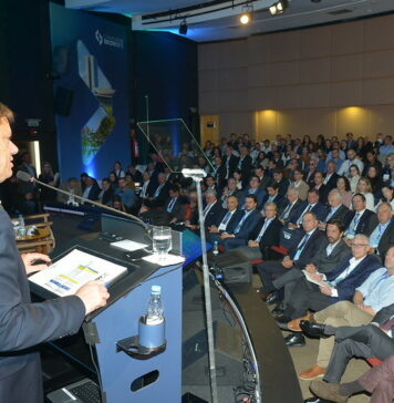 José Eduardo Jardim prestigia o 1° dia da 23ª Convenção Secovi-SP